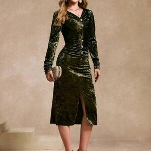 Women's Elegant Design Velvet Pleated Dress